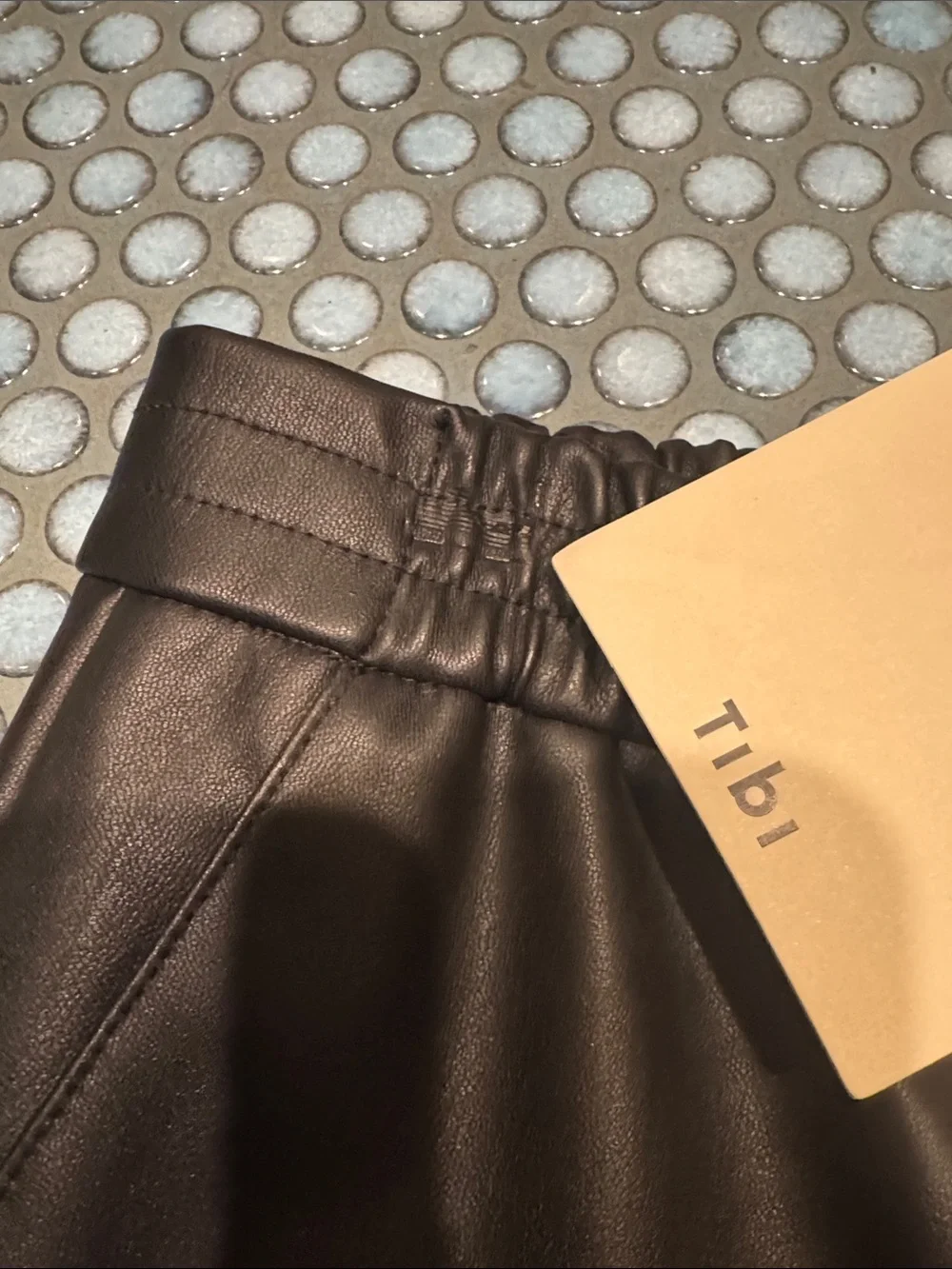 Tibi Black Faux Leather Wide-Leg Culottes - Picture 4 of 9